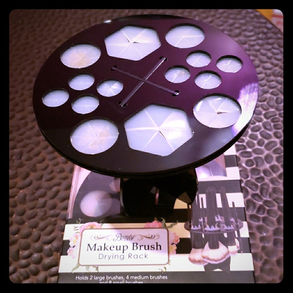 Evri beauty makeup drying rack